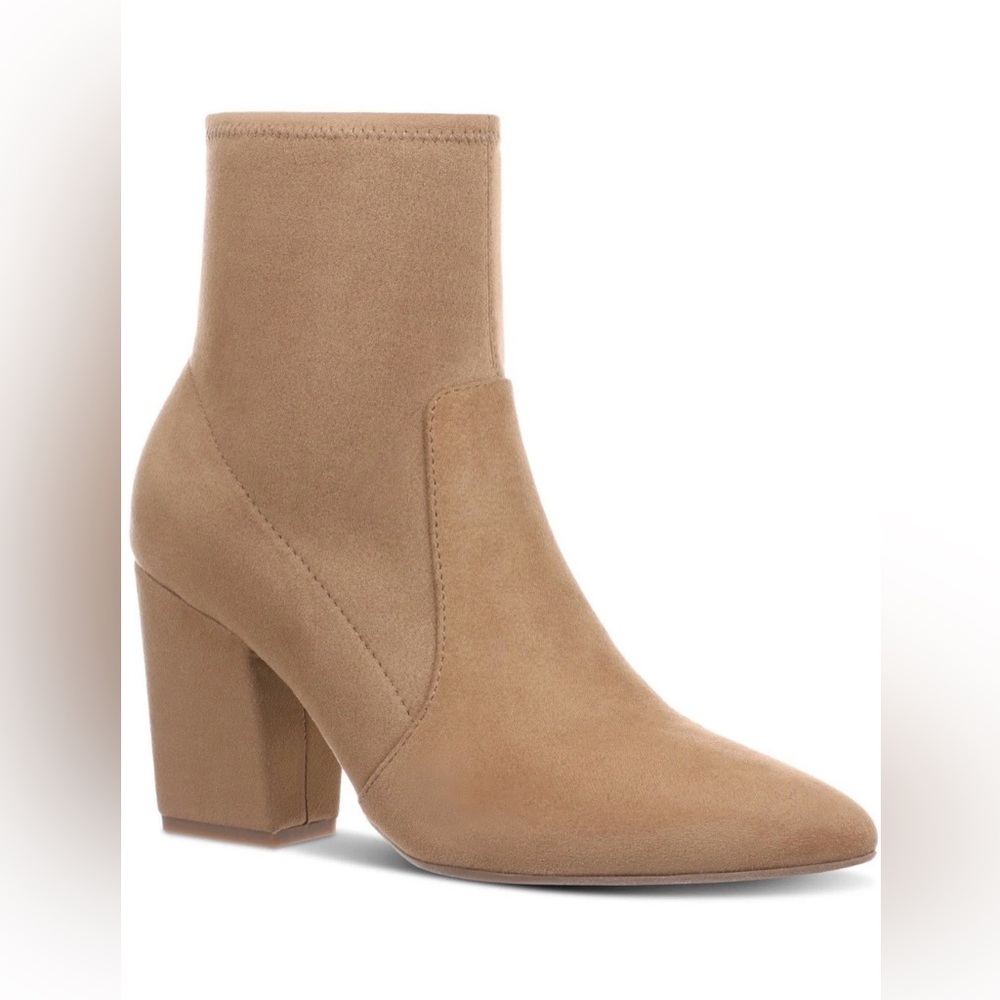 NIB On 34th Lydia Heeled boot camel size 9.5